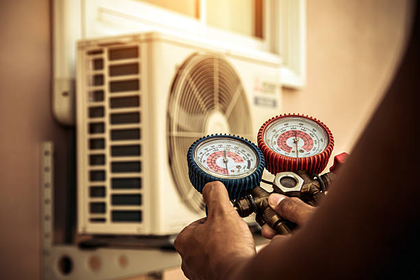 Professional Ac Installation technician working in Monroe, IA